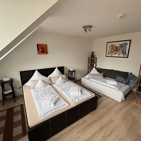 Апартаменты Bright Studio-flat Near Station - Байройт