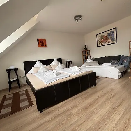 Апартаменты Bright Studio-flat Near Station - Байройт